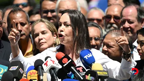 Mar&iacute;a Corina Machado habl&oacute; durante un mitin pol&iacute;tico este lunes, en Caracas. Foto: Federico Parra / AFP.
