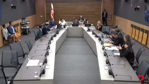 Comisi&oacute;n de la Asamblea Legislativa que investiga el fianciamiento de los  partidos pol&iacute;ticos birndo sus recomendaciones