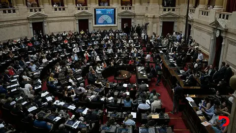 El presidente Javier Milei perdi&oacute; parte del d&eacute;bil apoyo en el Congreso para su mega decreto. Foto: Juan Mabromata / AFP.