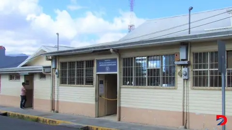 El edificio que alberga el servicio de odontolog&iacute;a, del Hospital Calder&oacute;n Guardia tiene m&aacute;s de 60 a&ntilde;os. Foto CCSS