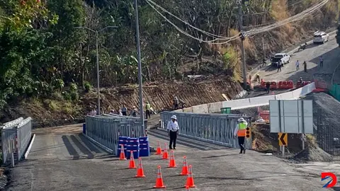 Los puentes temporales ubicados en el Bajo de Los Ledezma fueron habilitados este  viernes para el paso de veh&iacute;culos livianos. Foto: MOPT.
