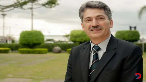 Welmer Ramos, Economista.