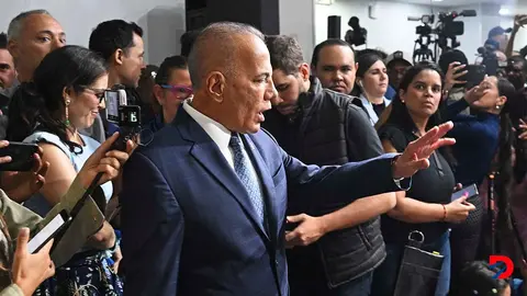 Manuel Rosales defendi&oacute; su postulaci&oacute;n como candidato a la presidencia en Venezuela. Foto: Federico Parra / AFP.