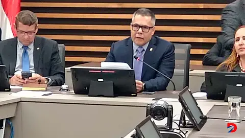 El legislador Jorge Dengo anunci&oacute; su salida apartir del 1 de mayo. Foto S&oacute;crates Colindres