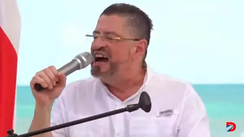 Rodrigo Chaves vuelve a acusar a la Contralora de ser arbitraria