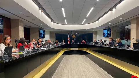 Los magistrados de la Corte Plena votaron por no pronunciarse respecto a las cr&iacute;ticas del Presidente Rodrigo Chaves, contra la medida cautelar que fren&oacute; la Ruta del Arroz. Foto: Poder Judicial