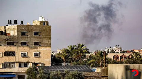 Los bombardeos israel&iacute;es en Gaza se intensificaron este martes. Foto: Bashar Taleb / AFP.
