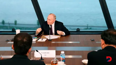 El presidente ruso, Vladimir Putin ofreci&oacute; este mi&eacute;rcoles una inusual conferencia de prensa con corresponsales extranjeros, en San Petesburgo. Foto: Valentina Pevtcova / Pool / AFP.