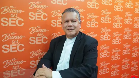 Gilberth D&iacute;az, presidente del SEC, cuestion&oacute; el actuar de la ministra de Educaci&oacute;n, Anna Katharina M&uuml;ller que se neg&oacute; a rendir cuentas a la Defensora de los Habitantes. Foto: Tomada del SEC.