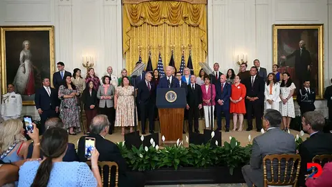 El presidente de Estados Unidos, Joe Biden, habla durante una ceremonia con ocasi&oacute;n del 12 aniversario del DACA. Foto: Drew Angerer / AFP.