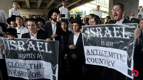 Las protestas de grupos ultraortodoxos se intensificaron en los &uacute;ltimos d&iacute;as en Israel, en contra del reclutamiento militar obligatorio. Foto: Jack Guez / AFP.