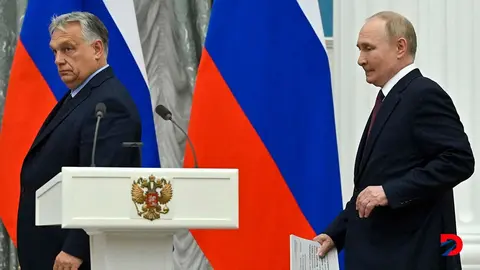 El presidente ruso, Vladimir Putin, y el primer ministro de Hungr&iacute;a, Viktor Orban, llegan para ofrecer sus declaraciones luego de una reuni&oacute;n bilateral. Foto: Alexander Nemenov / AFP.