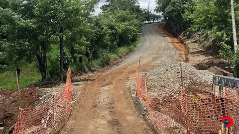 La Municipalidad de San Carlos ya tiene a su cargo una extensa red cantonal, como este camino en San Ram&oacute;n de Ciudad Quesada. Foto: Municipalidad de San Carlos.