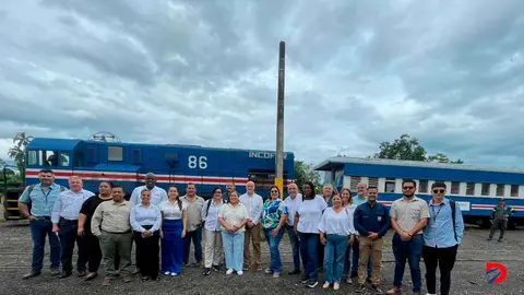Autoridades de los cantones de Lim&oacute;n y Turrialba junto con diputados estuvieron en Pococ&iacute; para hacer recorrido y analizar la operatividad del tren. Prensa PLN