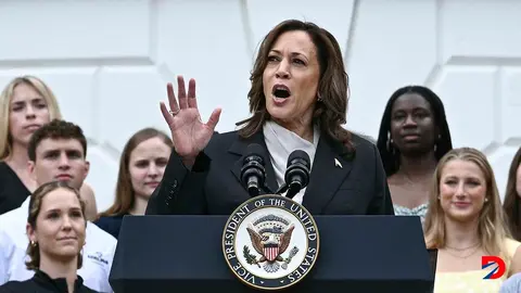 La vicepresidenta de Estados Unidos, Kamala Harris habl&oacute; este lunes durante una actividad de la NCAA. Foto: Brendan Smialowski / AFP.