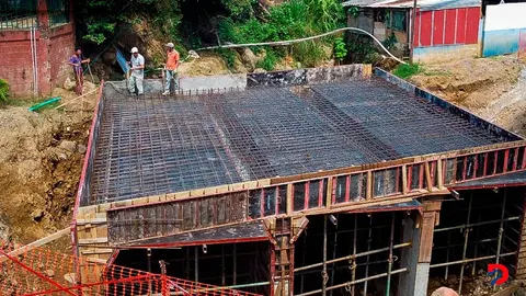 La CNE desarrollara proyectos en Guanacaste entre puentes, escuelas y paredes para al&uacute;d. Foto CNE