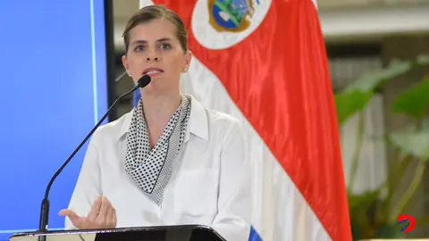 La ministra de la Presidencia, Laura Fern&aacute;ndez manifest&oacute; que el TSE busca atrasar la realizaci&oacute;n del refer&eacute;ndum.