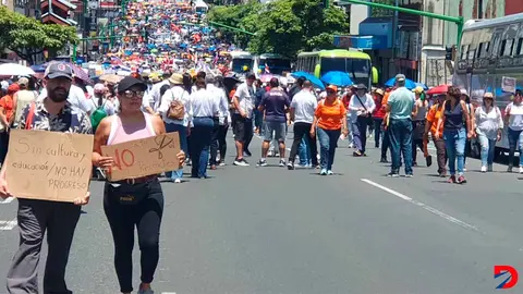En agosto anterior, los rectores, educadores, estudiantes y sectores productivos marcharon  en defensa del FEES y del presupuesto de Educaci&oacute;n. Foto: