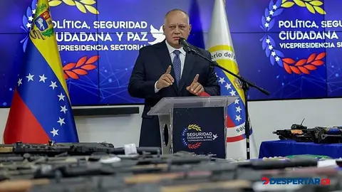 El ministro del Interior de Venezuela, Diosdado Cabello, durante una conferencia de prensa en Caracas. Foto: Ministerio del Interior y de Justicias de Venezuela / AFP.