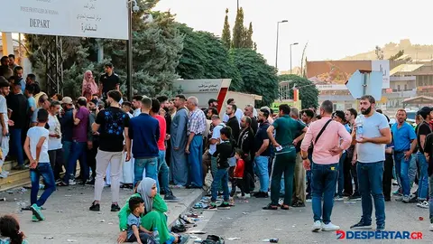 Desde L&iacute;bano, miles tratan de cruzar la frontera con Siria en busca de alg&uacute;n alivio y seguridad. Foto: Hassan Jarr&aacute;h / AFP.