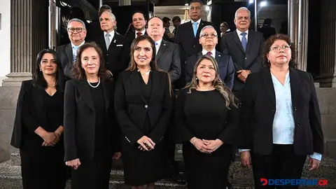 Estos son los 13 nuevos integrantes de la Corte Suprema de Guatemala, designados tras un proceso que deja dudas en varios sectores. Foto: Johan Ord&oacute;&ntilde;ez / AFP.