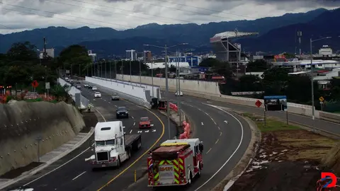 El Puente Ricardo Saprissa Aym&aacute; fue habilitado este viernes a cinco carriles. Foto: MOPT.