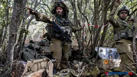 Imagen tomada en un campamento abandonado de Hezbol&aacute; durante un recorrido controlado con el ej&eacute;rcito de Israel, y editado bajo supervisi&oacute;n de sus fuerzas. Foto: Menahem Kahana / AFP.