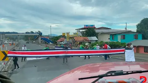 Vecinos de Lim&oacute;n est&aacute;n opuestos a la construcci&oacute;n de 12 rotondas para terminar las obras de ampliaci&oacute;n de la ruta 32. Fotot: Captura redes sociales Pocora y su gente.