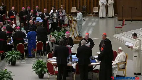 El Papa Francisco atendi&oacute; la segunda sesi&oacute;n de la Asamblea General del S&iacute;nodo de Obispos este s&aacute;bado. Foto: Tiziana Fabi / AFP.