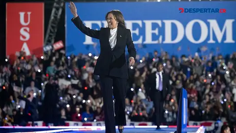 Kamala Harris ofreci&oacute; su discurso de cierre de campa&ntilde;a en la capital de Estados Unidos. Foto: Sa&uacute;l Loeb / AFP.