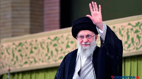 El ayatol&aacute; Ali Jamenei, l&iacute;der Supremo de Ir&aacute;n, habl&oacute; ante un grupo de estudiantes este s&aacute;bado, en Teher&aacute;n. Foto: Khamenei.ir / AFP.