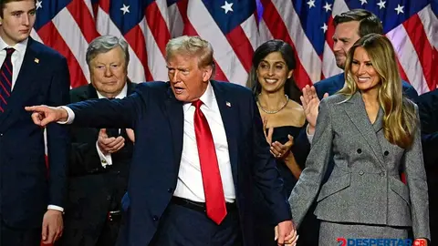 El expresidente de Estados Unidos, Donald Trump se dirigi&oacute; a sus seguidores esta madrugada, luego de que se proyectara su victoria en las elecciones presidenciales. Foto: Jim Watson / AFP.