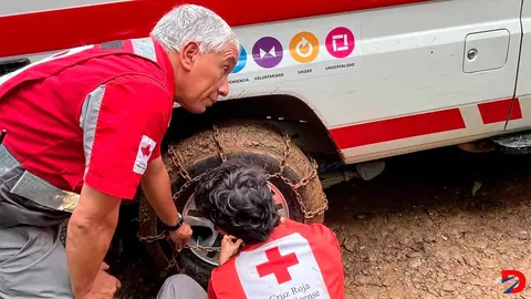 El coordinador de Operativo Nacional de la Cruz Roja, Alejandro Molina confirm&oacute; que se trabajaba en las acciones de rescate de la paciente y de la extracci&oacute;n de los cinco cuerpos. Foto: Cruz Roja.