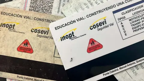 En el Diario Oficial La Gaceta sali&oacute; publicada la reforma sobre la portaci&oacute;n f&iacute;sica de la licencia de conducci&oacute;n. Foto Socrates Colindres