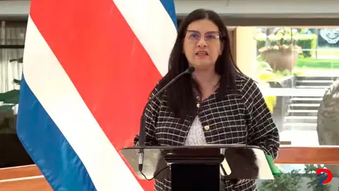 Marta Esquivel salario