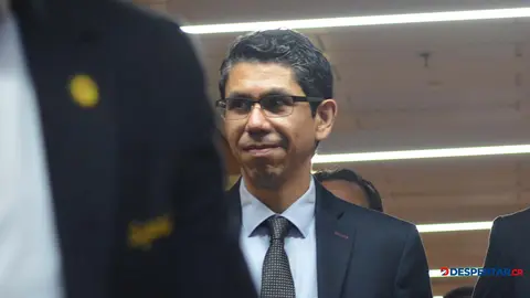 Luis Amador se&ntilde;ala que han habido inconsistencias por el presidente Chaves en declaraciones realizadas en diversos temas que menciona en infraestructura.Foto S&oacute;crates Colindres