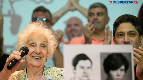 Pie de foto
La presidenta de la organizaci&oacute;n de derechos humanos Abuelas de Plaza de Mayo, Estela de Carlotto anunci&oacute; este viernes el nuevo hallazgo. Foto: Juan Mabromata / AFP.