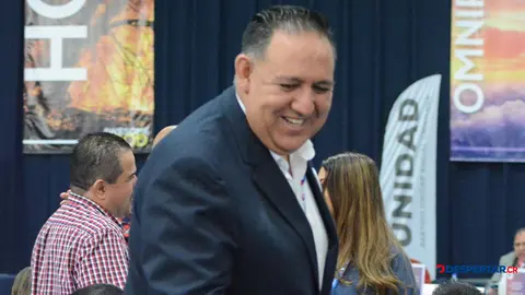 La nueva carta del diputado Lesly Bojorges la envi&oacute; al partido   anunciando su separaci&oacute;n de la precandidatura . Foto S&oacute;crates Colindres
