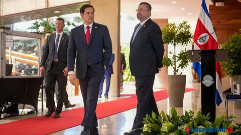 La visita del secretario de Estado de Estados Unidos, Marco Rubio, al Costa Rica, el pasado 4 de febrero, abri&oacute; el camino para recibir a los migrantes deportados. Foto: Mark Schiefelbein / AFP.