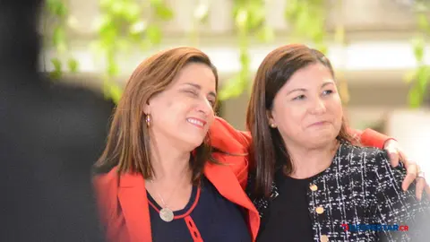 La  expresidente de la CCSS, Marta Esquivel (Izquierda) tom&oacute; parte de la sesi&oacute;n de junta Directiva en que se modificaron las competencias en materia de contrataci&oacute;n. Foto: S&oacute;crates Colindres