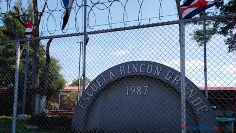 Tanto la Escuela como el Colegio de Rinc&oacute;n Grande en Pavas son parte de un problema con Acueducto y Alcantarillados