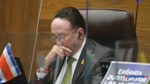 El legislador le solicito a la SUTEL Y  PRODHAB un pronunciamiento sobre el caso. Foto S&oacute;crates Colindre
