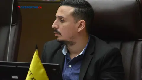 El legislador Ariel Robles hizo oficial su precandidatura por el partido Frente Amplio que tendra su Asamblea el 3 de agosto donde elegir&aacute;n a su candidato. Foto S&oacute;crates Colindres