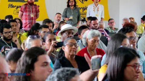 Los partidarios del Frente Amplio eligieron sus candidatos a diputado en una elecci&oacute;n con 37 candidatos. Foto FA