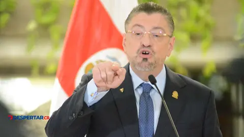 A ocho meses de terminar el mandato el Presidente Rodrigo Chaves mantiene su estilo confrontativo con instituciones o personas que no comulgan sus ideales. Foto S&oacute;crates Colindres