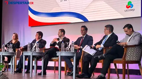 La UCCAEP reuni&oacute; a seis candidatos presidenciales para presentarles una propuesta de agenda para la competitividad. Foto: S&oacute;crates Colindres