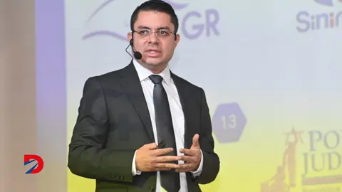 Andr&eacute;s Fern&aacute;ndez, presentando el &Iacute;ndice de Competitividad Nacional. Foto: ICN