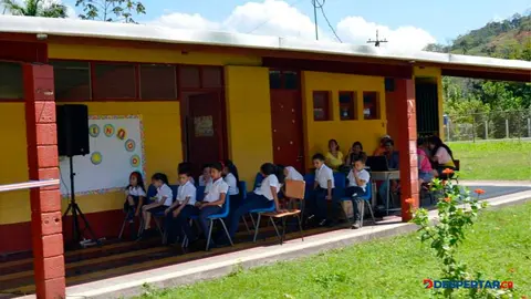 Educaci&oacute;n seguridad y obra p&uacute;blica los ejes del programa de gobierno de CR1 Foto: MEP