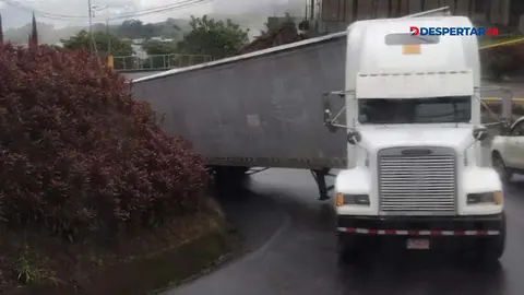 La ruta 10 que comunica Cartago Turrialba para llegar a Siquirres no tendr&aacute;n paso los camiones articulados de m&aacute;s de 12 metros