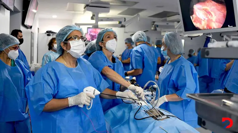 Con la modificaci&oacute;n aprobada, la CCSS  pretende contratar 96 m&eacute;dicos